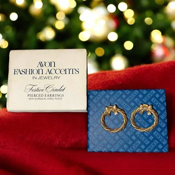 Avon Vintage Fashion Accents Festive Circlet Holiday Christmas Wreath Earrings - Picture 3 of 7